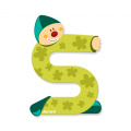 Drevené písmeno S Clown Letter Janod lepiace 9 cm zelené/fialové/modré/červené od 3 rokov