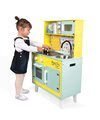 Drevená kuchynka Happy day Janod elektronická, so zvukom a svetlom so 7 doplnkami zeleno-žltá