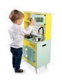 Drevená kuchynka Happy day Janod elektronická, so zvukom a svetlom so 7 doplnkami zeleno-žltá