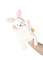 Plyšový zajačik bábkové divadlo Robin Rabbit Kachoo Kaloo s príveskom mrkvička 30 cm pre najmenších od 0 mes