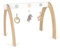 Drevená hrazdička a plyšový medveď My Activity Gym Home Kaloo s hrkálkou a hviezdou 65*45 cm od 0-10 mes