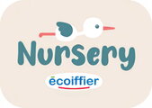 Opatrovateľská súprava s 30 cm bábikou Nursery Écoiffier jedálenská stolička s postieľkou a nočníkom 8 doplnkov od 18 mes