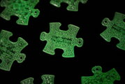Senzorický MUFFIK NANO puzzlík - Klíčenka SVÍTÍCÍ 