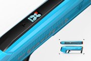 Vodný granátomet s farebným LED displejom SpyraGravity Blue Spyra s integrovanou batériou s USB-C nabíjaním a 4 vodné granáty s dostrelom 16 m