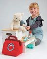 Drevená lekárska taštička Doctor's Bag Tender Leaf Toys so zdravotnými pomôckami rúškom a náplasťami