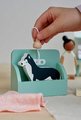 Drevený salón pre psíkov Waggy Tails Dog Salon Tender Leaf Toys so 7 figúrkami psíkov