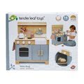 Drevená kuchynka s chlebom Home Kitchen Tender Leaf Toys s čajníkom, šálkami a riadom