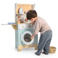 Drevená práčovňa s práčkou s predným plnením Laundrette Tender Leaf Toys s drezom žehličkou a kôš na bielizeň výška 92 cm