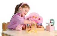 Drevený obchod so sladkosťami Sweetie Pic'N'Mix Shop Tender Leaf Toys s váhou cukríkmi a lízatkami