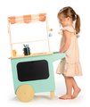 Drevený plážový bar s nápojmi Drinks Trolley Tender Leaf Toys s tabuľkou na písanie kriedou
