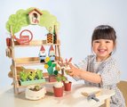 Drevené záhradkárstvo Garden Centre Tender Leaf Toys s vtáčou búdkou náradím a kvetináčmi