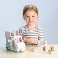 Drevené autíčko s mliečnym barom Kitty´s Milkshake Van Tender Leaf Toys s 3 figúrkami mačičiek