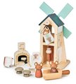 Drevený veterný mlyn Penny Windmill Tender Leaf Toys s pecou na pečenie chleba a 3 figúrky myšiek