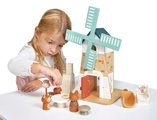 Drevený veterný mlyn Penny Windmill Tender Leaf Toys s pecou na pečenie chleba a 3 figúrky myšiek