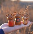 Drevený veterný mlyn Penny Windmill Tender Leaf Toys s pecou na pečenie chleba a 3 figúrky myšiek
