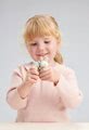 Drevená zajačia rodinka Bunny Tales Tender Leaf Toys otec a mama so zajačikom