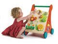Drevené chodítko záhrada Baby Activity Walker Tender Leaf Toys s rôznymi funkciami a kockami od 18 mes