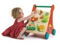 Drevené chodítko záhrada Baby Activity Walker Tender Leaf Toys s rôznymi funkciami a kockami od 18 mes