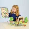 Drevené táborisko so stanom a ohniskom Wildlife Camping Playset Tender Leaf Toys s figúrkami zvieratiek