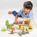 Drevené táborisko so stanom a ohniskom Wildlife Camping Playset Tender Leaf Toys s figúrkami zvieratiek