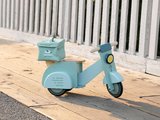 Drevené odrážadlo Donáška jedla Delivery Scooter Tender Leaf Toys s gumenými kolesami a plátená taška od 24 mes