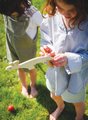Drevená sada na kroket Woodland Indoor Croquet Set Tender Leaf Toys 2 palice s loptičkami a 6 bránok v tvare zvieratiek v plátenej taške