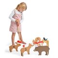 Drevená sada na kroket Woodland Indoor Croquet Set Tender Leaf Toys 2 palice s loptičkami a 6 bránok v tvare zvieratiek v plátenej taške