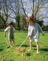 Drevená sada na kroket Woodland Indoor Croquet Set Tender Leaf Toys 2 palice s loptičkami a 6 bránok v tvare zvieratiek v plátenej taške