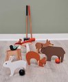 Drevená sada na kroket Woodland Indoor Croquet Set Tender Leaf Toys 2 palice s loptičkami a 6 bránok v tvare zvieratiek v plátenej taške