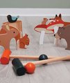 Drevená sada na kroket Woodland Indoor Croquet Set Tender Leaf Toys 2 palice s loptičkami a 6 bránok v tvare zvieratiek v plátenej taške