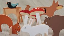 Drevená sada na kroket Woodland Indoor Croquet Set Tender Leaf Toys 2 palice s loptičkami a 6 bránok v tvare zvieratiek v plátenej taške