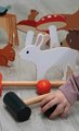 Drevená sada na kroket Woodland Indoor Croquet Set Tender Leaf Toys 2 palice s loptičkami a 6 bránok v tvare zvieratiek v plátenej taške