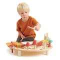 Drevený hudobný stôl Musical Table Tender Leaf Toys s bubnami xylofónom píšťalkou