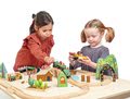 Drevená vláčikodráha v borovicovom lese Wild Pines Train set Tender Leaf Toys s vlakom a autami zvieratká s prírodou
