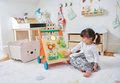 Drevená skrinka so zajačikom Bunny Storage Unit Tender Leaf Toys so 4 odkladacími košmi z úpletu